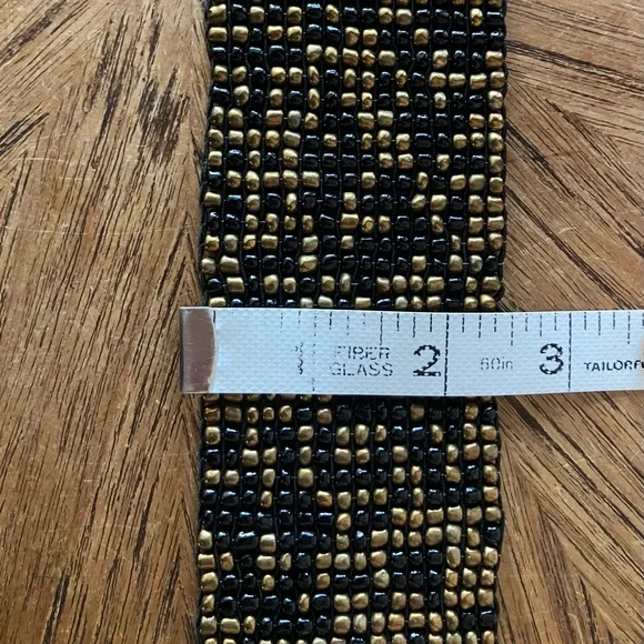 💥2 for 1💥Elastic Black & Gold Beaded Belt with Wooden Buckle - Picture 5 of 7
